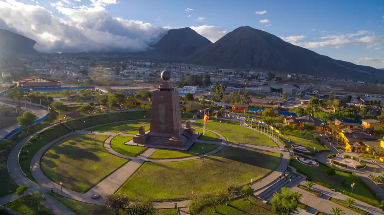 Middle of the World Monument, Quito