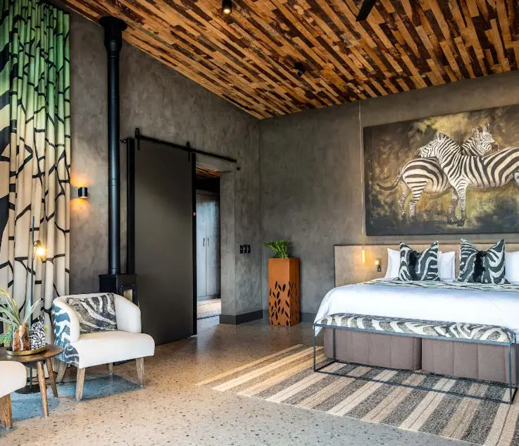 Guest suite at Ximuwu Luxury Safari Lodge